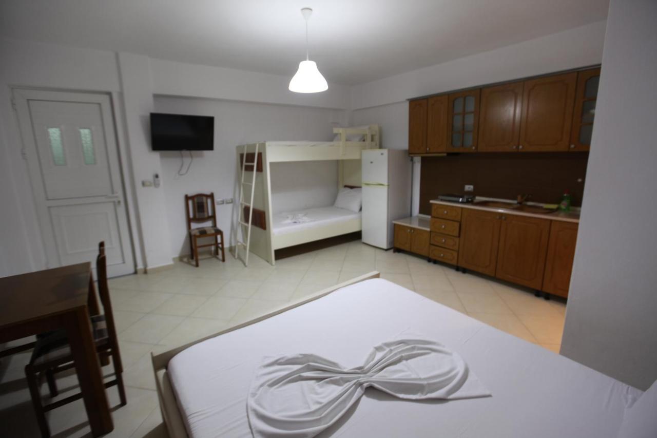 Vila Riza Veliu Piqeras Exterior photo