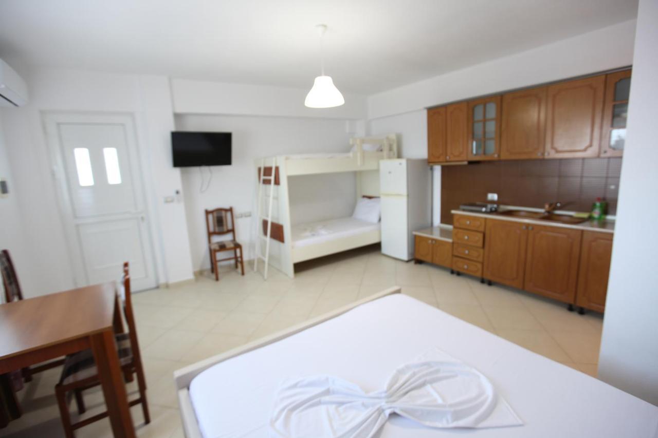 Vila Riza Veliu Piqeras Exterior photo