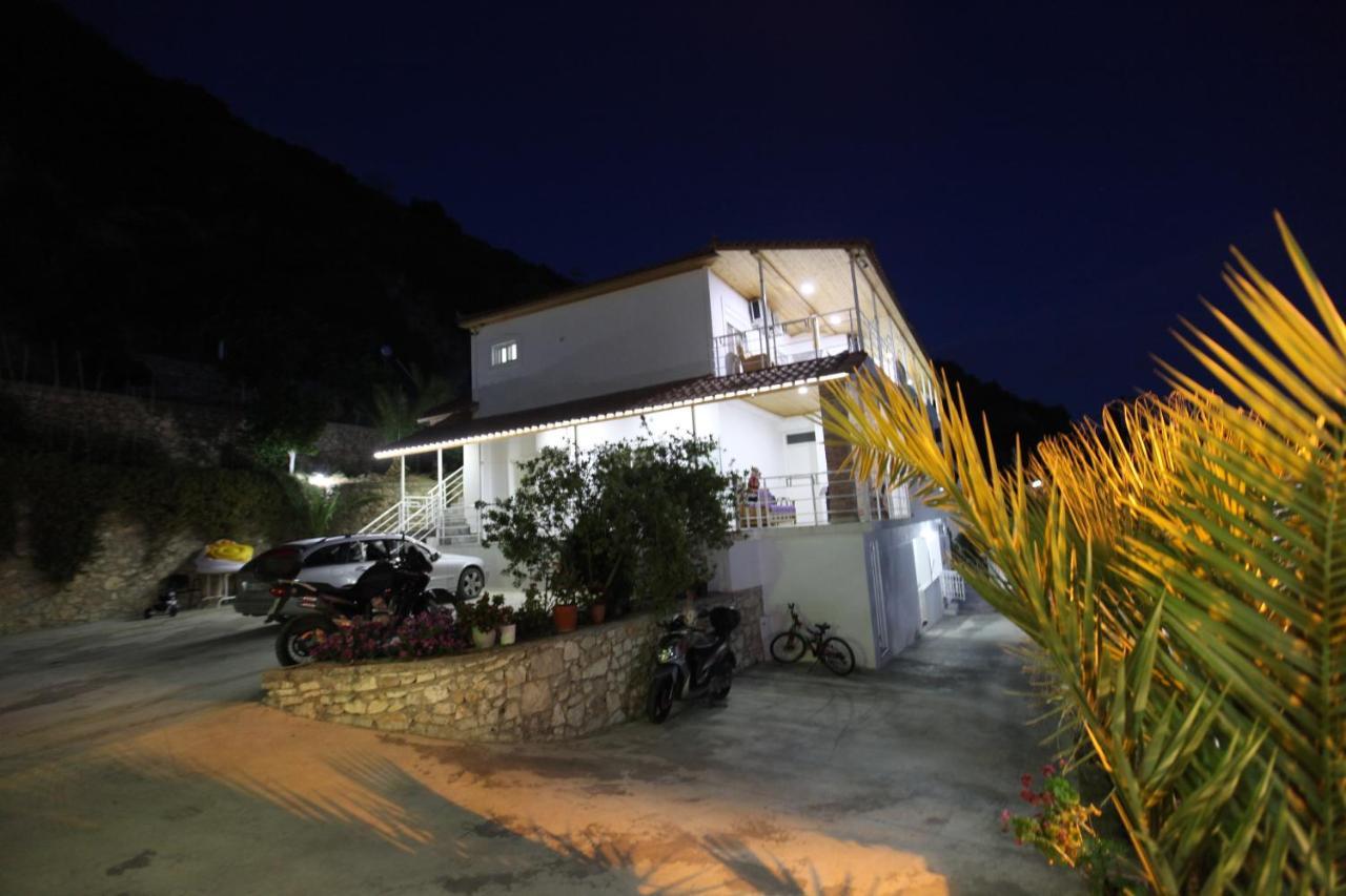 Vila Riza Veliu Piqeras Exterior photo
