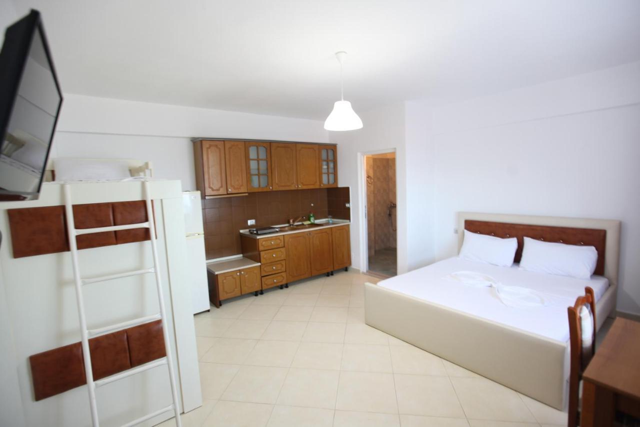 Vila Riza Veliu Piqeras Exterior photo